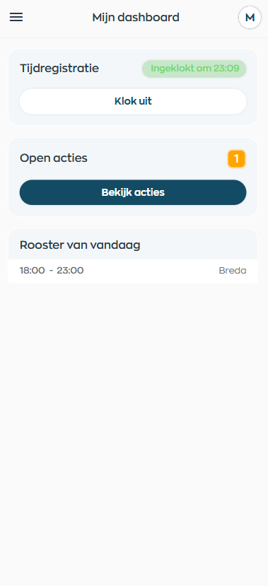 Medewerker bekijkt app met planning en verlofaanvraag